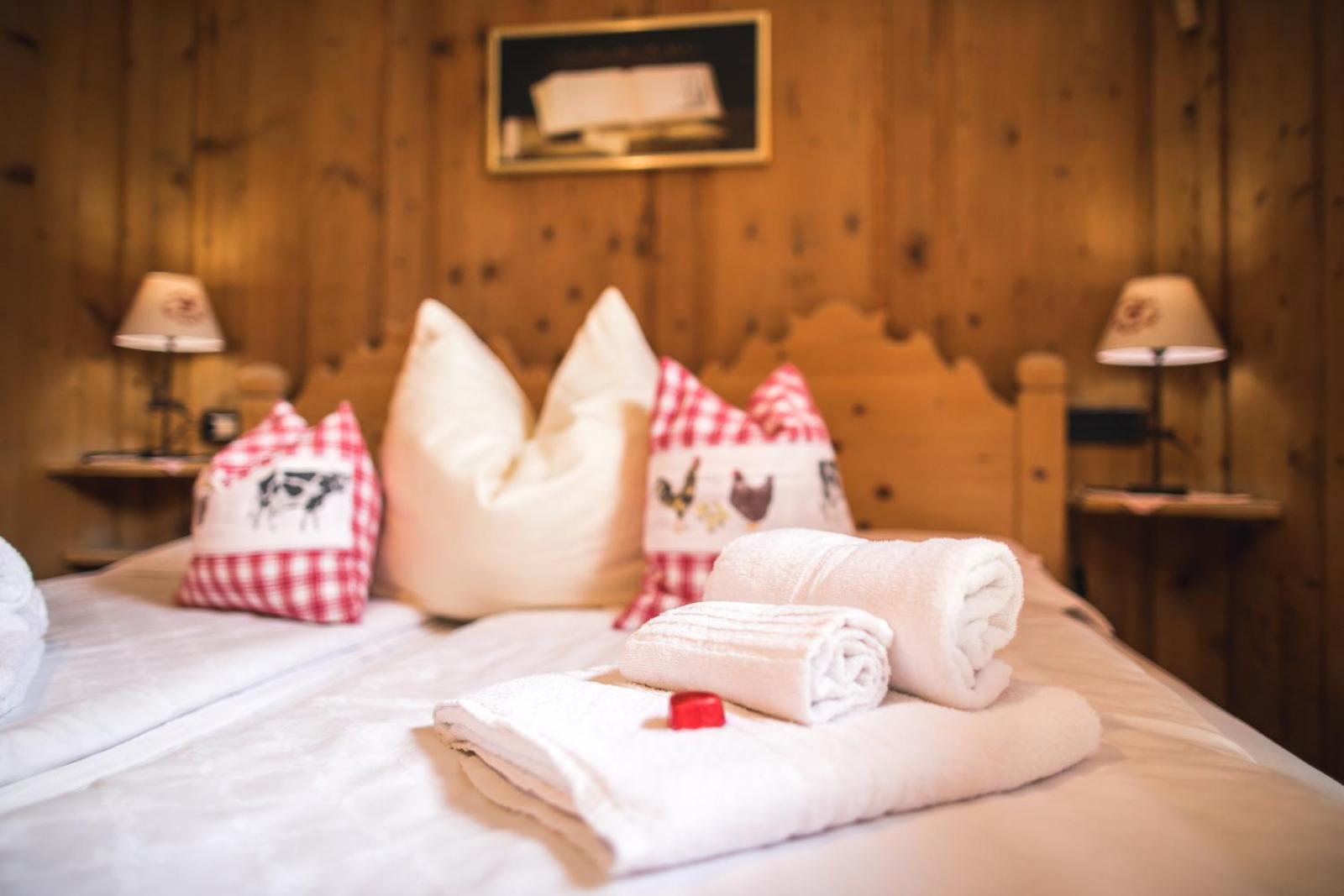 Chalet Alpenrose Bio Wellness Naturhotel Cogolo Bagian luar foto