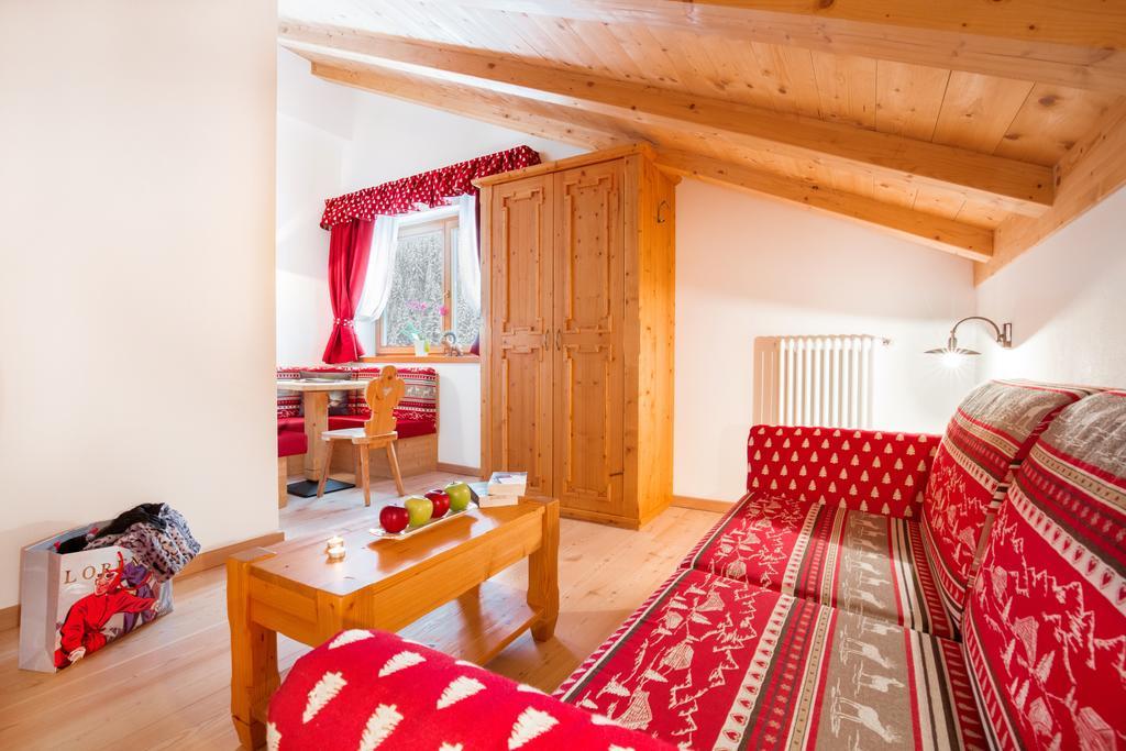 Chalet Alpenrose Bio Wellness Naturhotel Cogolo Bagian luar foto