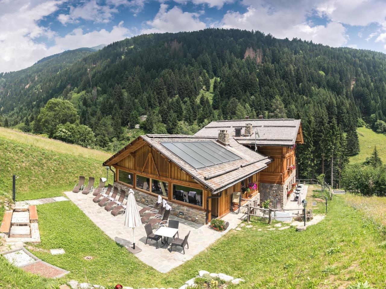 Chalet Alpenrose Bio Wellness Naturhotel Cogolo Bagian luar foto